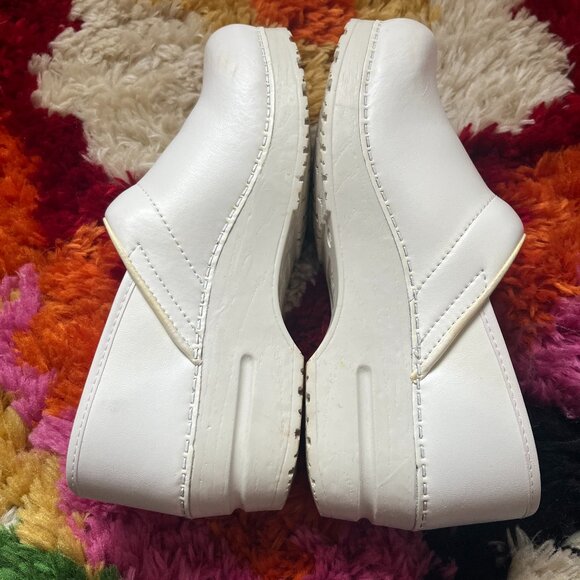 Sanita All White Clogs, size 39/8 - Picture 3 of 7